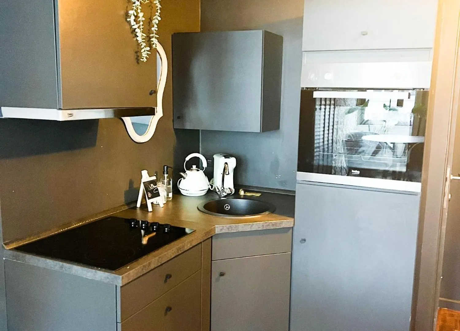 Nammos Home'S Antwerp Apartment